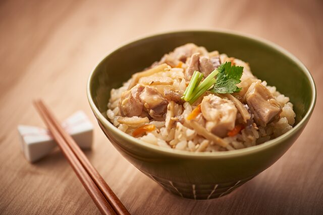 フィットディッシュの鶏肉と根菜の炊き込みごはん